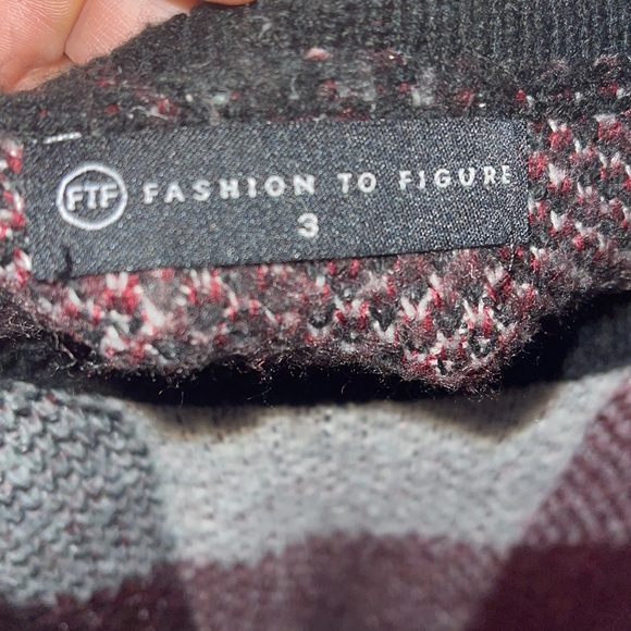 NWOT fashion to figure cold shoulder sweater burgundy black and white squares 3x - Picture 3 of 6